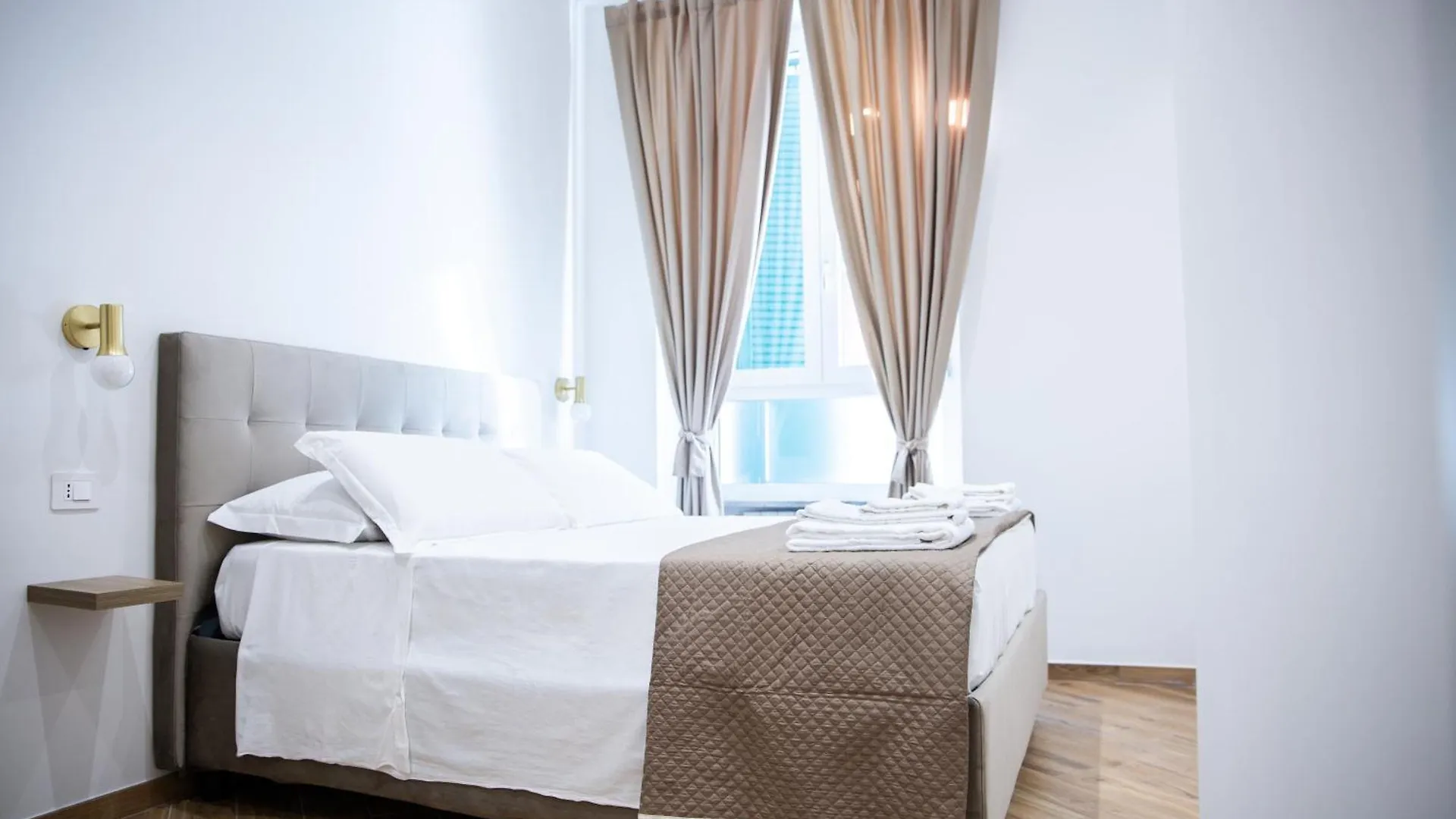 Bed & Breakfast Dimora Diaz B&B Neapel