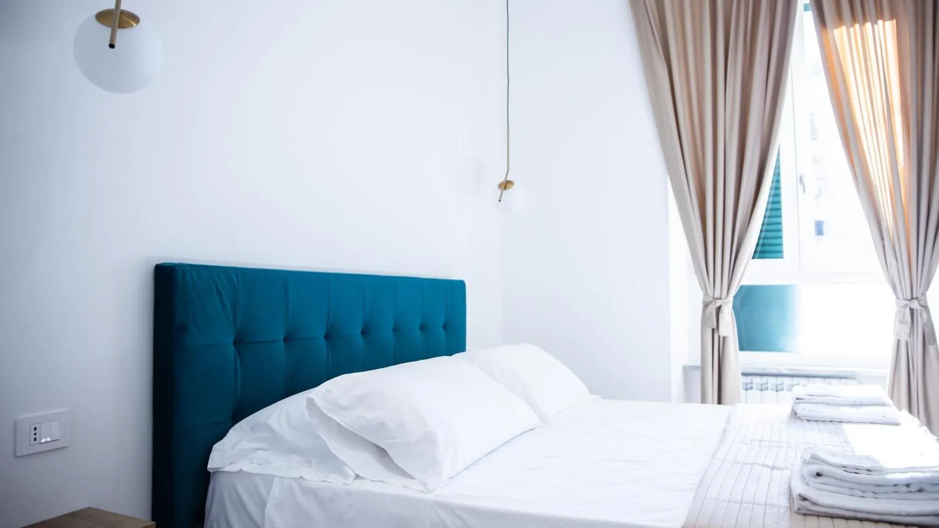 Bed & Breakfast Dimora Diaz B&B Naples Italy